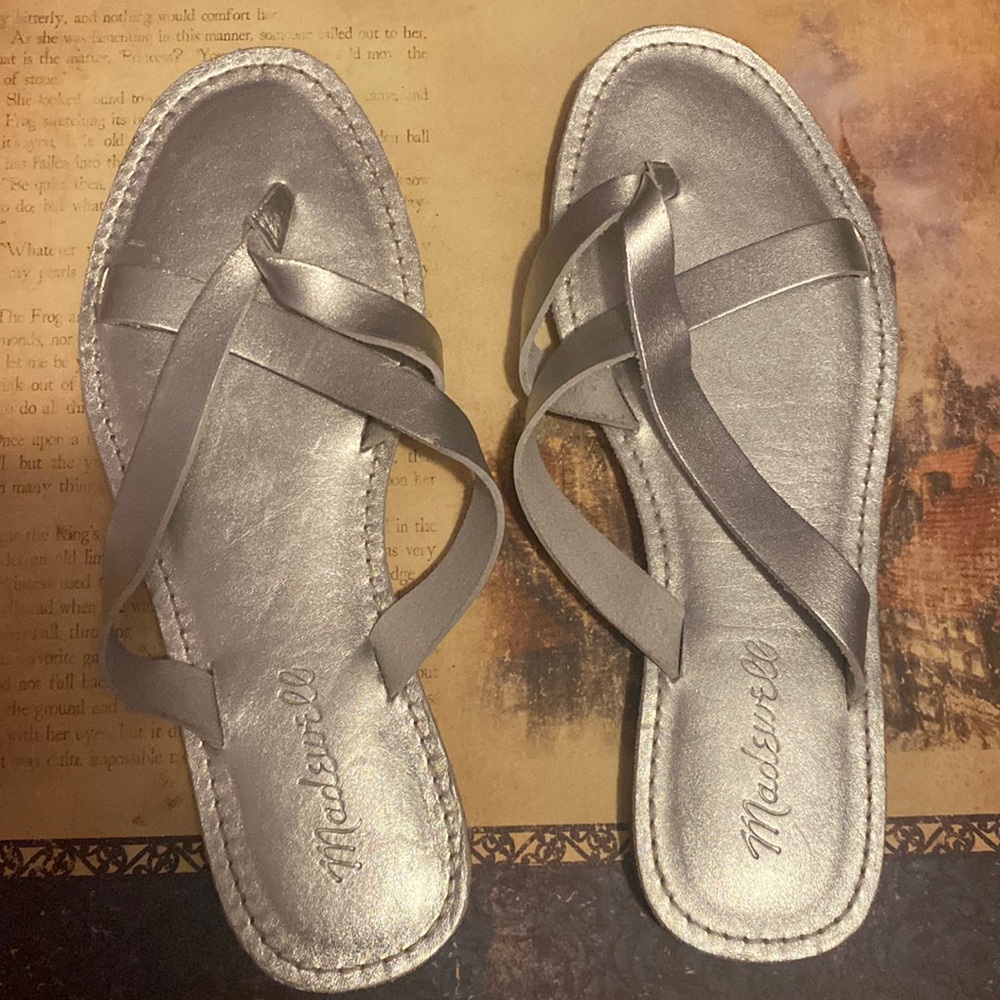 Brand: Madewell
Size: 7
Never worn, and brand new
NWOT: